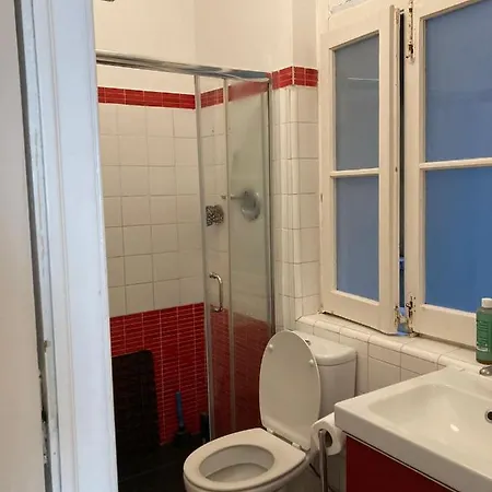 Angel House - Tram Room Гостьовий будинок *